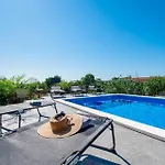 Villa La Perla Pula,kroatien - By Istrabook Pula