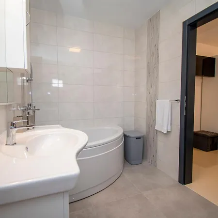 La Perla Pula,kroatien וילה פולה