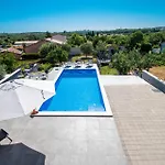 Villa La Perla Pula,kroatien - By Istrabook *