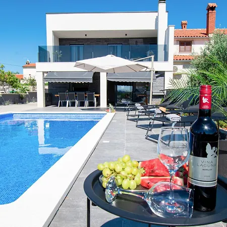 La Perla Pula,kroatien Вилла *